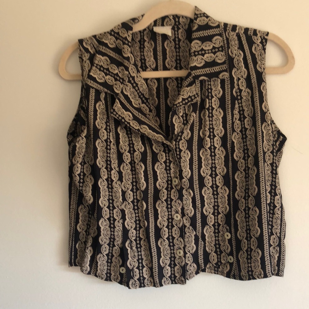 Detailed button up crop top